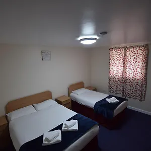 Hotel Woodlands *
