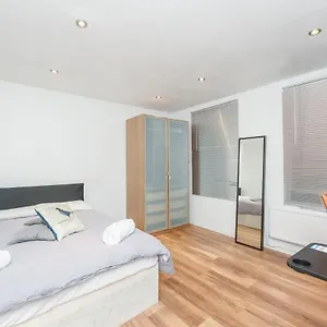 1 Double-Bed Kennington-Sk