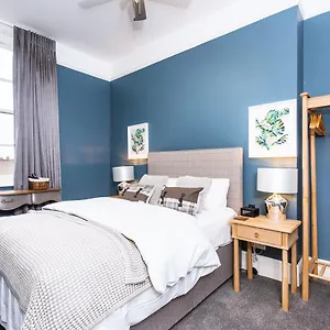 Summerfield Pub & Boutique Bed & Breakfast London