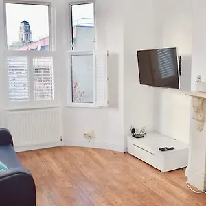 Gorgeous & Chic West Hampstead London