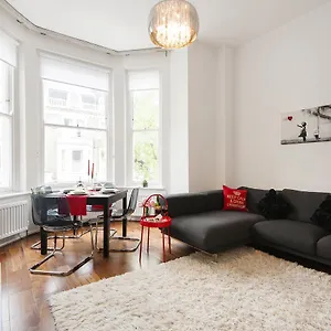 Apartment The Penywern Road Gem London