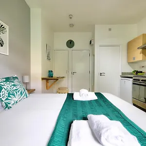 Omg London Holiday Apartment Wembley