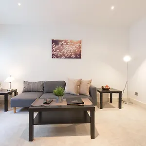 St. Paul's 2 Apartment London