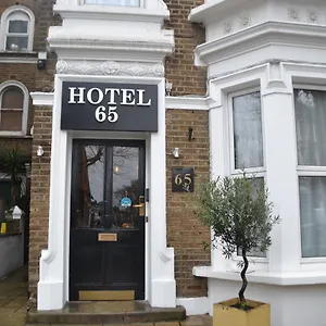 65 Hotel Londres