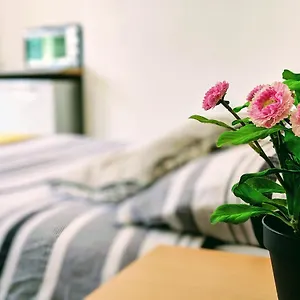 Hammersmith Lifestyle Apartment