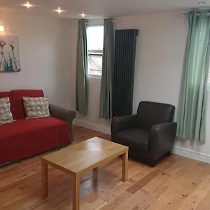 Tooting Place Apartment Mitcham