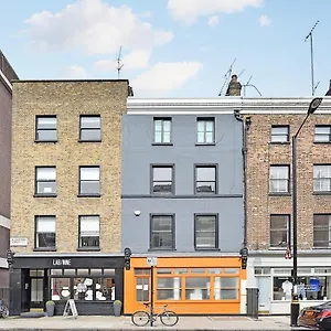 Baker Street Apartment *