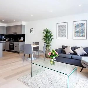 Oxford Circus Apartment