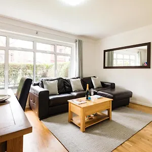 Bright And Spacious Philbeach Garden