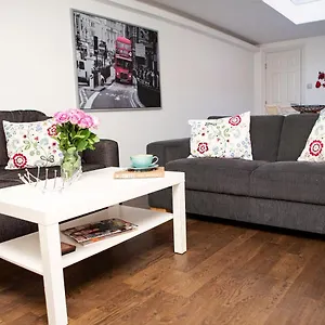Apartment 3, Trafalgar Sq Duplex, 3rd & 4th Floor By Indigo Flats