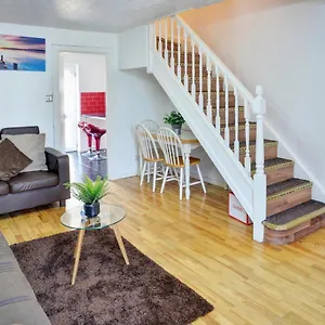 Apartment Stylish 2b House With Parking London