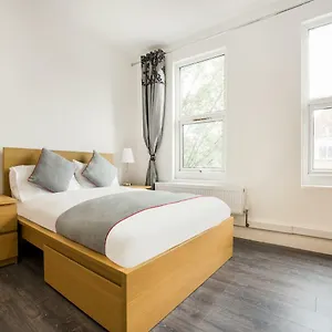 The Broadway - London Heathrow Hotel 2*