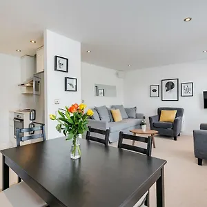 Apartment The Art London
