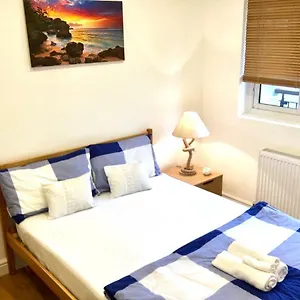 Jacuzzi Apartment London