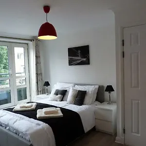 Apartment Regents Plaza London