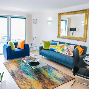 Riverside 2 Bed *