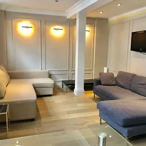 Luxury In Westminster Apartment
