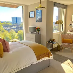 Bed & Breakfast Arments Court London