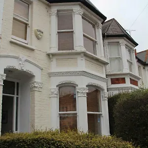 Alexandra House - Three Bedroom House Holiday home *