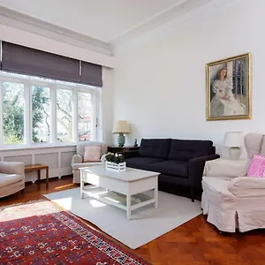 Veeve - Aubrey Apartment *