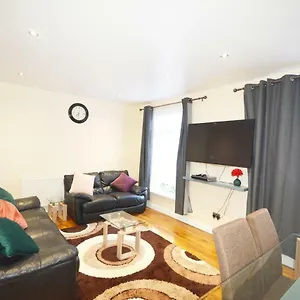 Apartment Modern 4 Bedroom London