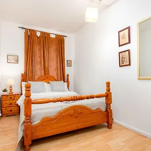 Homestay Sidney Street London