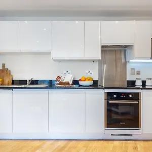 Canary Gateway Serviced 4* London