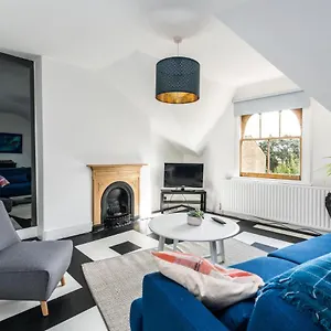 New Amazing 1 Bedroom Flat In Trendy Highbury *