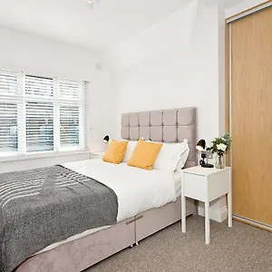 F6 Greek Street By Living * London