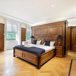 Studio Hyde Park
