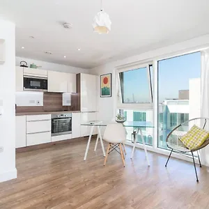 Joivy Lovely Flat With Terrace In Southeast * London