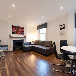 Apartment Parkside London