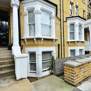 W14 Apartment *