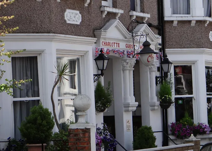 Фото Charlotte Guest House Лондон