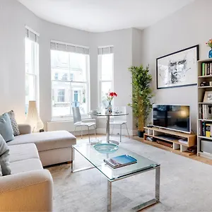 Contemporary Clapham Near Wandsworth Common By Underthedoormat
