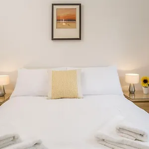 Sunny 2br In The Heart Of Vauxhall, By Subway Vr Hotel