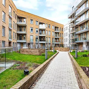 Canary Gateway By Squa.re Apartment *