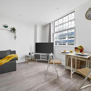 In The Heart Of The - Aldgate Zone 1 * London