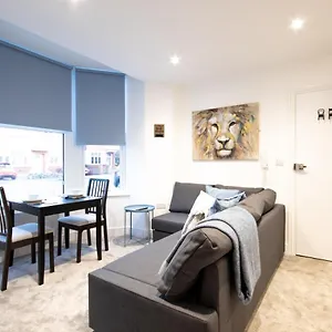 Modern 1 Bed Kingston Near Town Centre With Free Parking Surbiton
