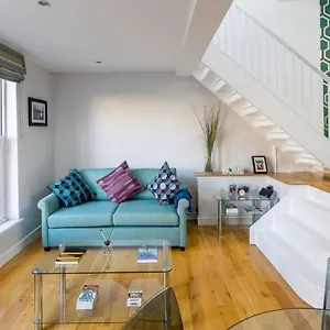 Apartment Spacious Duplex Near West Hampstead 4 Minutes To Tube London