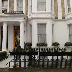 Dylan Earls Court *