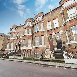 5b Belvedere Buildings London