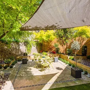 Stunning Near Earl's Court By Underthedoormat