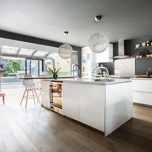 Carlingford Road III By Onefinestay * London