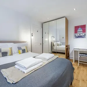 Sophisticated 1br 10mins From Regents Park Apartment London