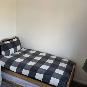 Holiday home 5 Bedroom House With Outdoor Space *