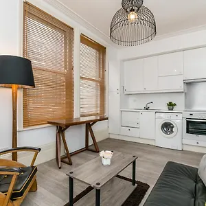 Radio - Covent Garden Apartment London