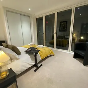 Apartment Royal Docks By Wshomesgroup