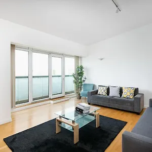 Skyvillion - 3bed Penthouse Near Airport, O2 Arena, Excel Centre With Parking *