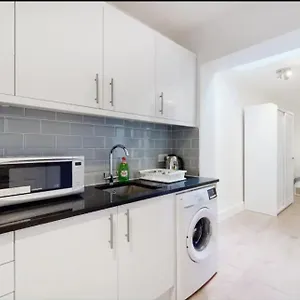 New Spacious 1 Bed Studio Flat In Aldgate * London